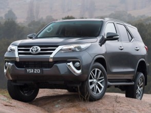 Фотографии модельного ряда Toyota Fortuner внедорожник